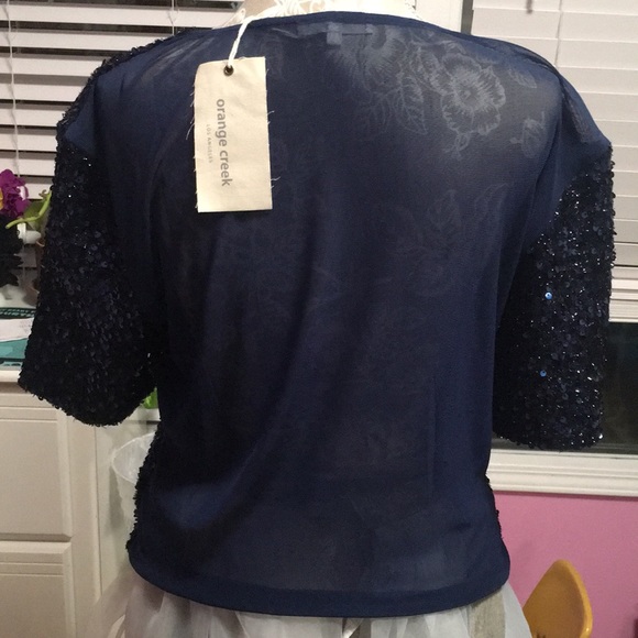 Top - Picture 2 of 2